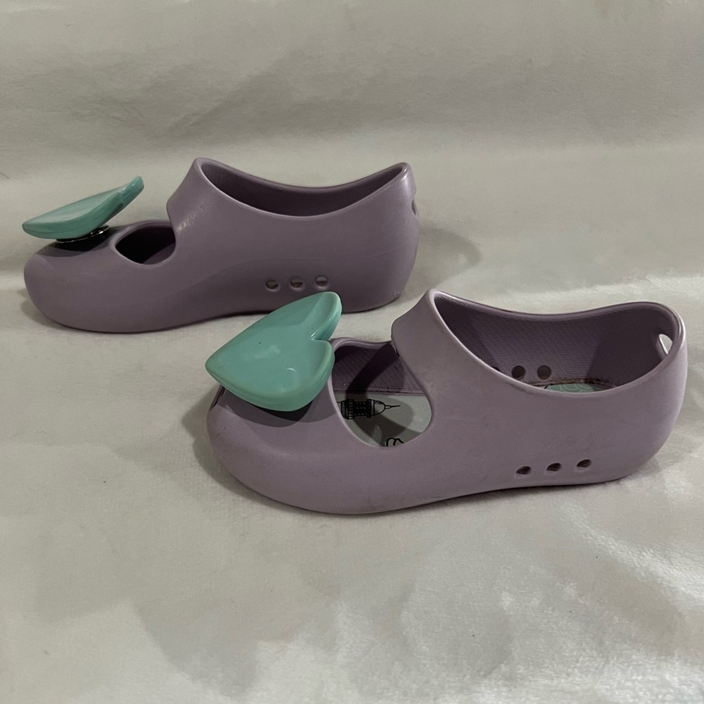 Baubles and Soles Little Girl Size 7 Shoe in Pastel Lavender with Teal Heart - Picture 7 of 10